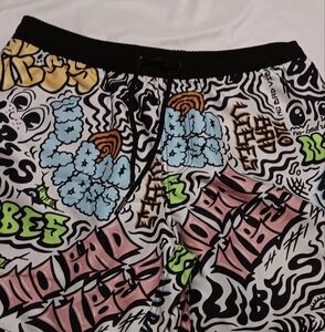Mens Neff Shorts Size medium multicolor new with out tags
